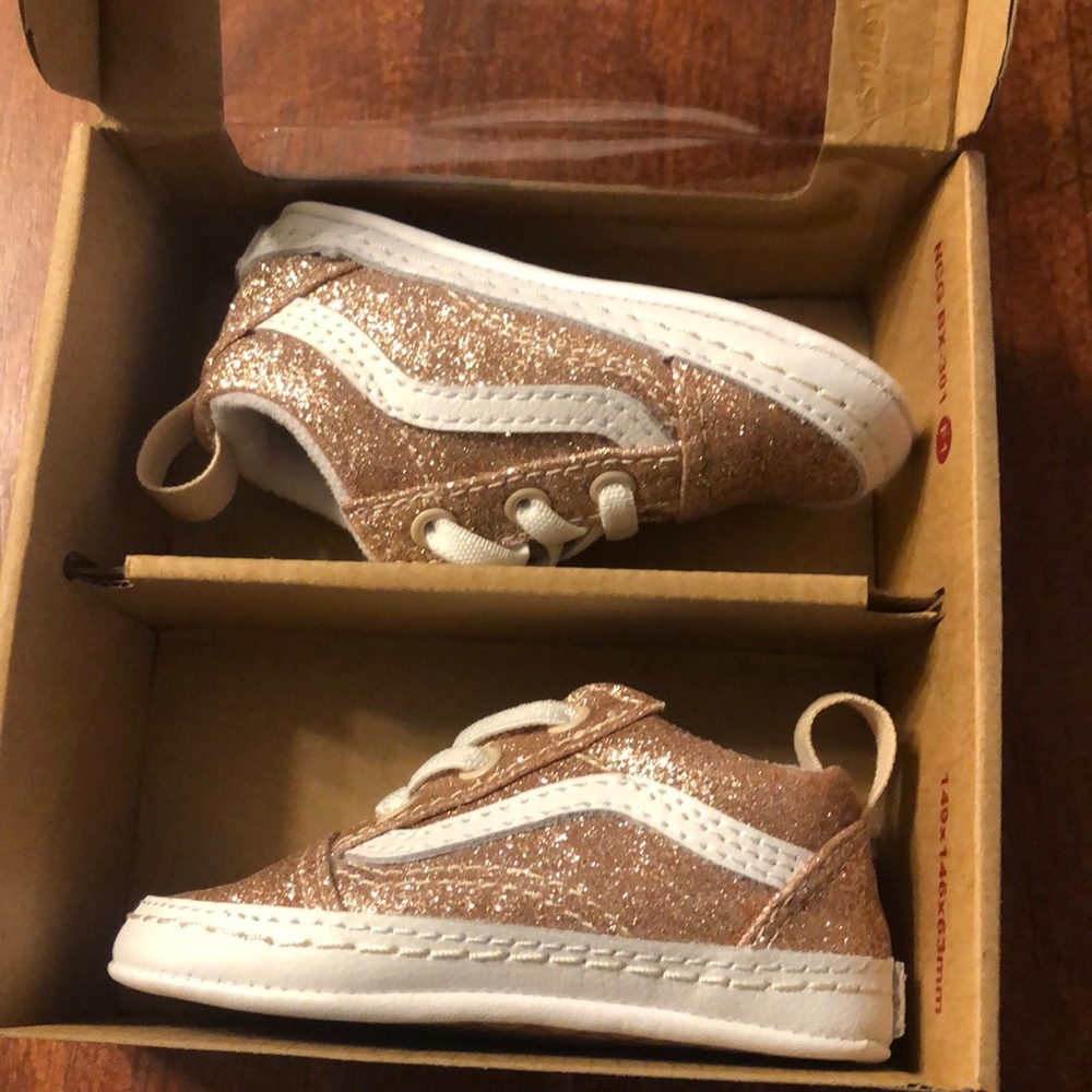 Baby crib vans glitter